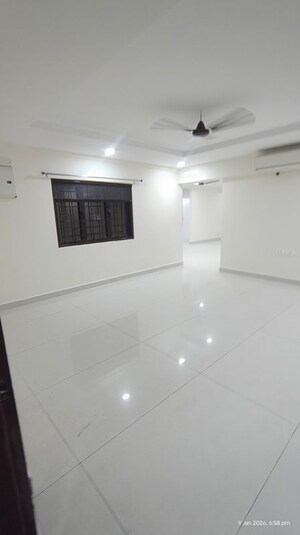 Room in 3 BHK Apartment at MTI The Fountain Head, Gachibowli – for Rent
