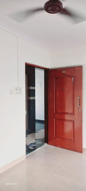 Bedroom in 2 BHK Apartment at Chembur – for Rent