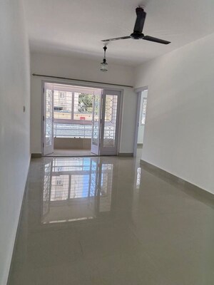 2 BHK Apartment For Rent in Palm Springs Cuffe Parade, Cuffe Parade