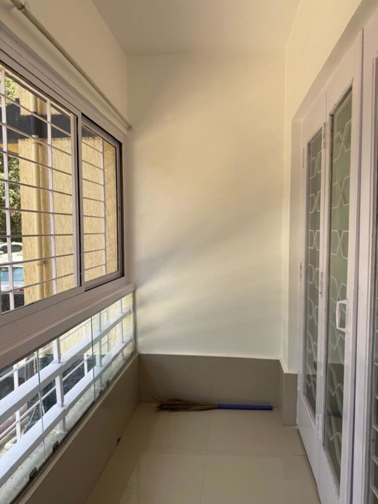 Balcony, palm-springs-cuffe-parade 2 Bedroom 900 Sq.Ft. Apartment In Cuffe Parade Mumbai 10342150