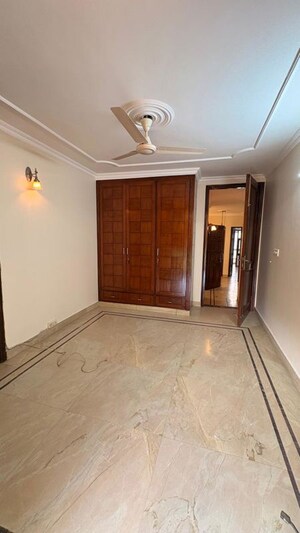 Room in 3 BHK Builder Floor at Gulmohar Park – for Rent