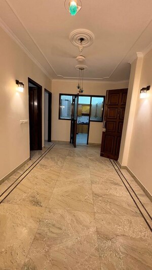 Room in 3 BHK Builder Floor at Gulmohar Park – for Rent