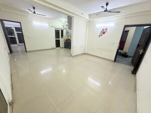 Room in 3 BHK Apartment at Aims Golf City, Sector 75 – for Rent