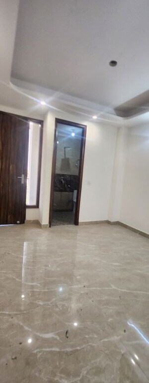 Room in 2 BHK Builder Floor at Saket – for Sale