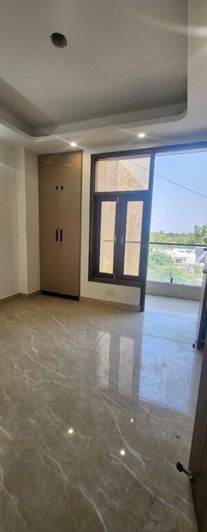Room in 2 BHK Builder Floor at Saket – for Sale