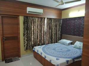 Bedroom in 3 BHK Apartment at Kothrud – for Rent