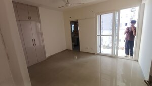 Room in 4 BHK Apartment at Logix Blossom County, Sector 137 – for Rent