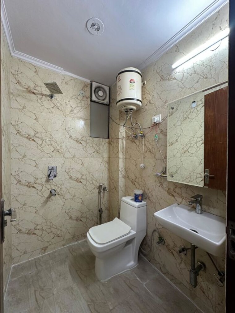 Bathroom, saket 2 Bedroom 1500 Sq.Ft. Builder Floor In Saket Delhi 10407606