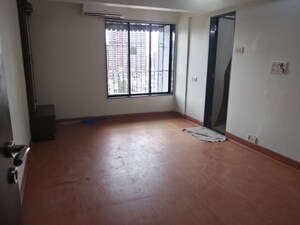 Room in 2 BHK Apartment at Yashodeep Castle CHS, Oshiwara – for Rent