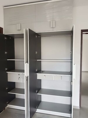 Furnished Amenities in 2 BHK Apartment at Sheth Auris Bliss, Malad West – for Rent