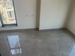 Room in 2 BHK Apartment at Sheth Auris Bliss, Malad West – for Rent