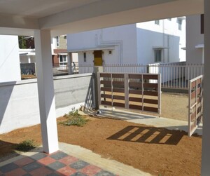Parking in 4 BHK Independent House at Chandranagar – for Sale
