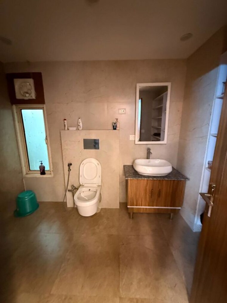 Bathroom, bulland-heights 4 Bedroom 2385 Sq.Ft. Apartment In Sain Vihar Ghaziabad 10407611