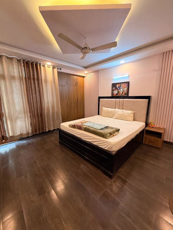 4 BHK + Servant Room Apartment For Sale in Bulland Heights