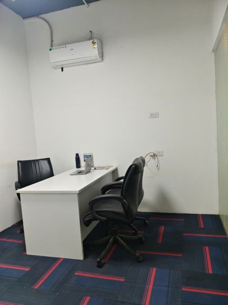 Team Area, sector 63 Commercial Office Space 1200 Sq.Ft. In Sector 63 Noida 10407626