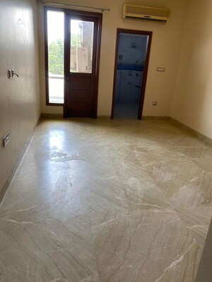 Room in 3 BHK Builder Floor at New Friends Colony – for Rent