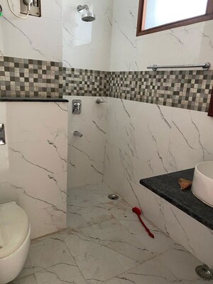 Team Area in 3 BHK Builder Floor at New Friends Colony – for Rent