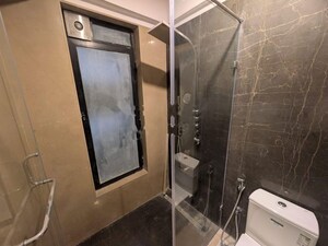 Team Area in 2 BHK Apartment at Kalpataru Vienta, Kandivali East – for Rent