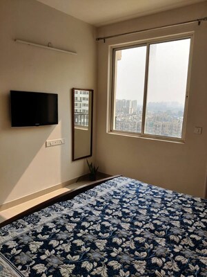 Bedroom in 2.5 BHK Builder Floor at Smart World Orchard, Sector 61 – for Rent