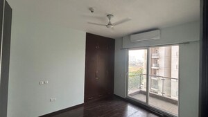 Room in 3 BHK Apartment at Microtek Greenburg, Sector 86 – for Rent