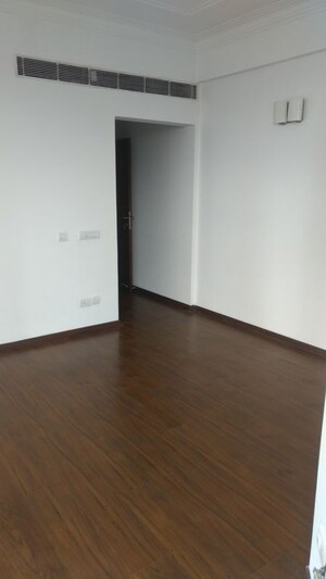 Room in 4 BHK Apartment at SS Hibiscus, Sector 50 – for Rent