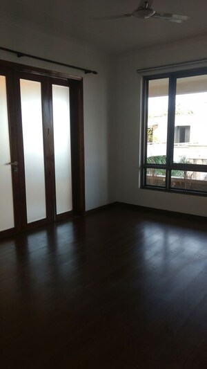 Room in 4 BHK Apartment at SS Hibiscus, Sector 50 – for Rent