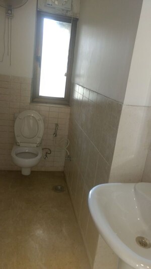 Bathroom in 4 BHK Apartment at SS Hibiscus, Sector 50 – for Rent