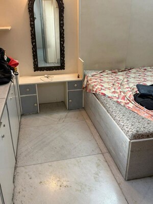 Bedroom in 1.5 BHK Apartment at Navjivan Colony, Mahim – for Rent