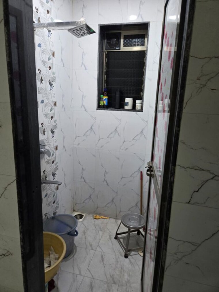 Bathroom, rohan-takshila 1 Bedroom 650 Sq.Ft. Apartment In Andheri East Mumbai 10407763