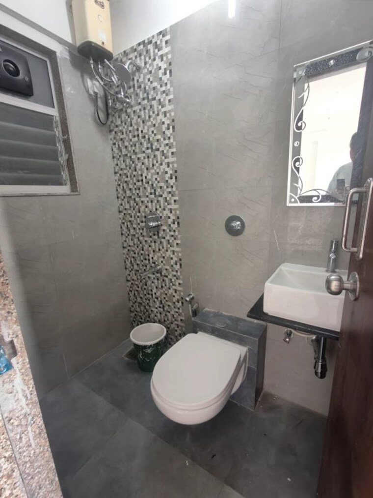Bathroom, sushanku-avenue-36 1 Bedroom 420 Sq.Ft. Apartment In Goregaon West Mumbai 10407813