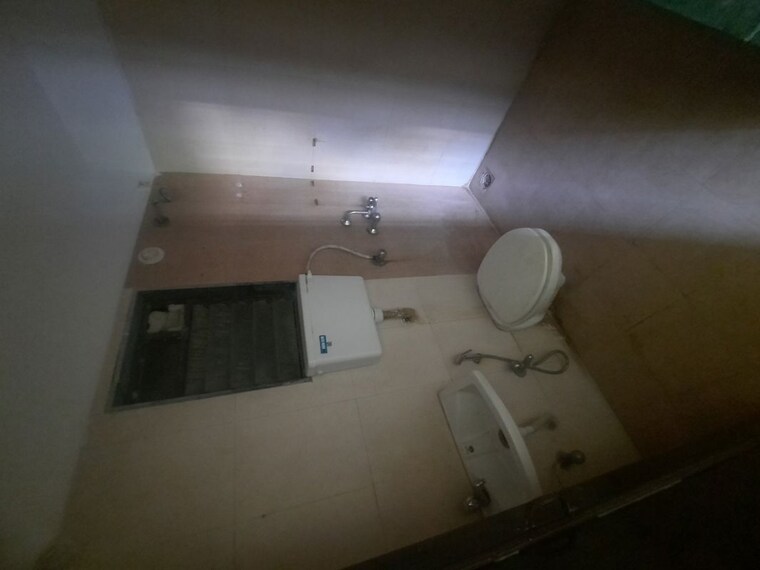 Bathroom, squarefeet-imperial-square 2 Bedroom 900 Sq.Ft. Apartment In Ghodbunder Road Thane 10407801