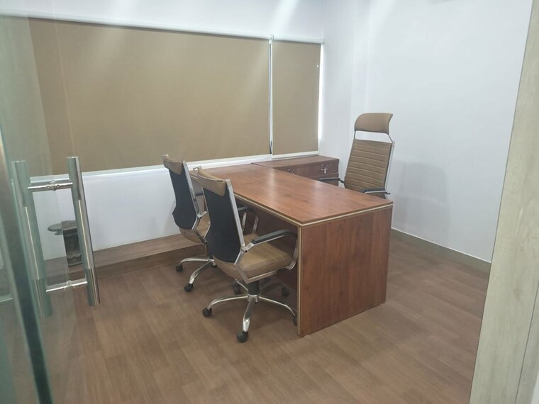 Living Room, sector 16 Commercial Office Space 1500 Sq.Ft. In Sector 16 Noida 10407834