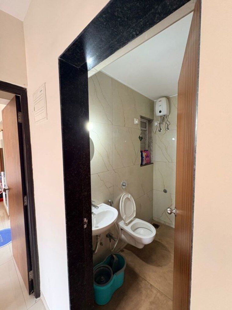 Bathroom, puranik-hometown 1 Bedroom 380 Sq.Ft. Apartment In Ghodbunder Road Thane 10407857