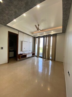 3 BHK + Pooja Room,Servant Room,Study Room,Extra Room,Basement,Store Room Builder Floor For Rent in DLF Cyber City