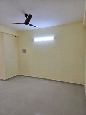 Room in 2 BHK Apartment at Pyramid Midtown, Sector 59 – for Rent