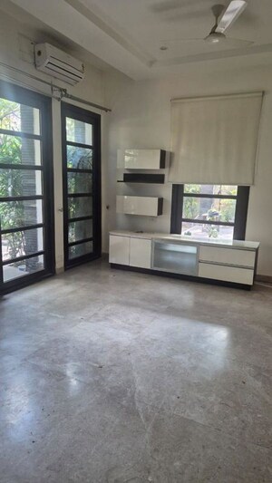 Living Room in 4 BHK Villa at Vipul Tatvam Villas, Sector 48 – for Rent
