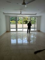 4 BHK + Pooja Room,Servant Room 600 Sq.Yd. Builder Floor in Safdarjung Development Area