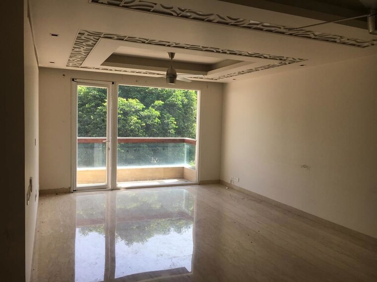 Room, safdarjung development area 4 Bedroom 450 Sq.Yd. Builder Floor In Safdarjung Development Area Delhi 10407647
