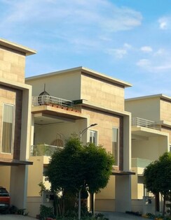 4 BHK + Pooja Room,Servant Room,Study Room,Extra Room,Basement,Store Room Villa For Sale in Gem Estrella Kuber