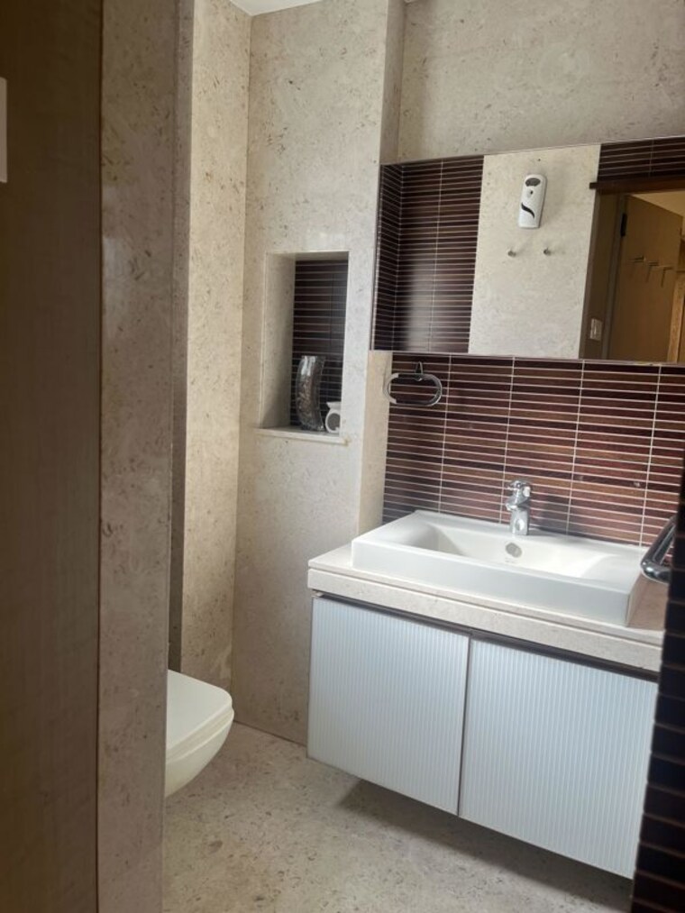 Bathroom, lodha-worli 4 Bedroom 4300 Sq.Ft. Apartment In Worli Mumbai 10407917