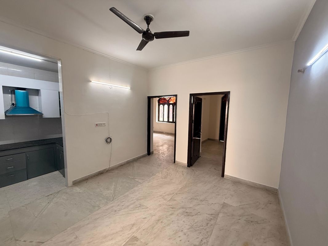 3 BHK + Pooja Room,Servant Room,Study Room,Extra Room,Basement,Store Room Builder Floor For Rent in DLF Cyber City