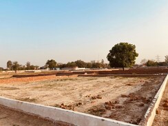 Plot For Sale in Basant City