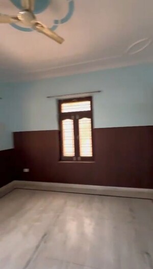 Room in 2 BHK Independent House at Sector 9 – for Rent