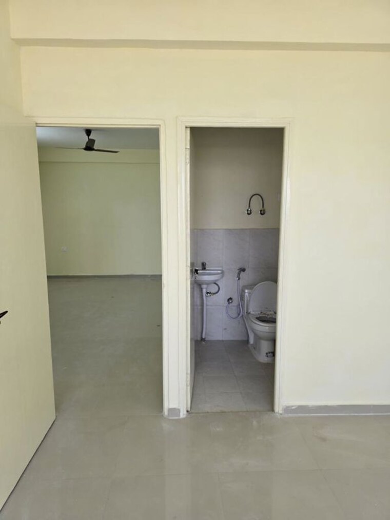 Room, pyramid-midtown 2 Bedroom 590 Sq.Ft. Apartment In Sector 59 Gurgaon 10407971