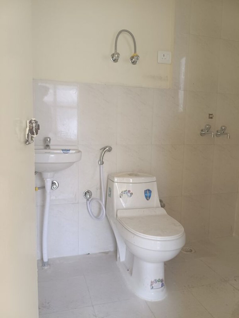 Bathroom, pyramid-midtown 2 Bedroom 590 Sq.Ft. Apartment In Sector 59 Gurgaon 10407971