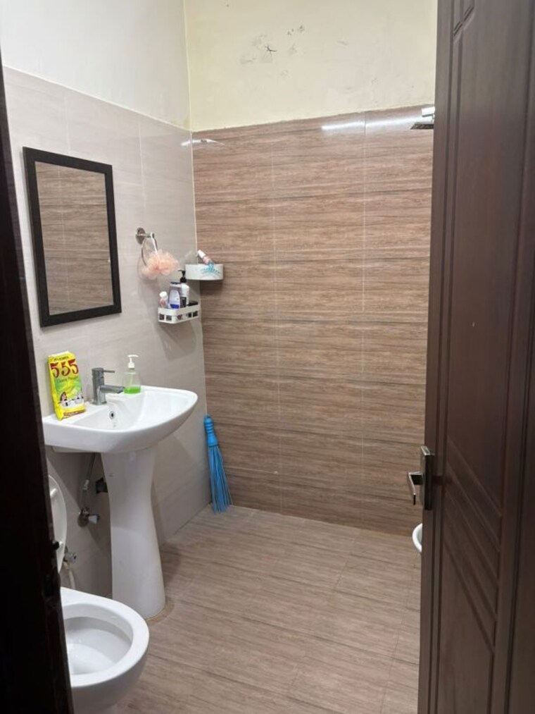 Bathroom, kulhan 2 Bedroom 1400 Sq.Ft. Builder Floor In Kulhan Dehradun 10408002
