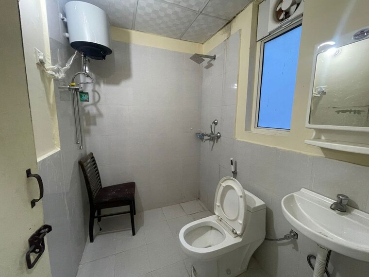 Bathroom, pyramid-midtown 2 Bedroom 594 Sq.Ft. Apartment In Sector 59 Gurgaon 10407988