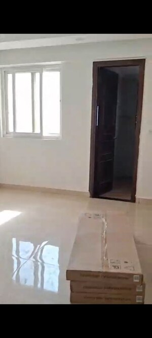 Room in 4 BHK Apartment at ATS Triumph, Sector 104 – for Rent