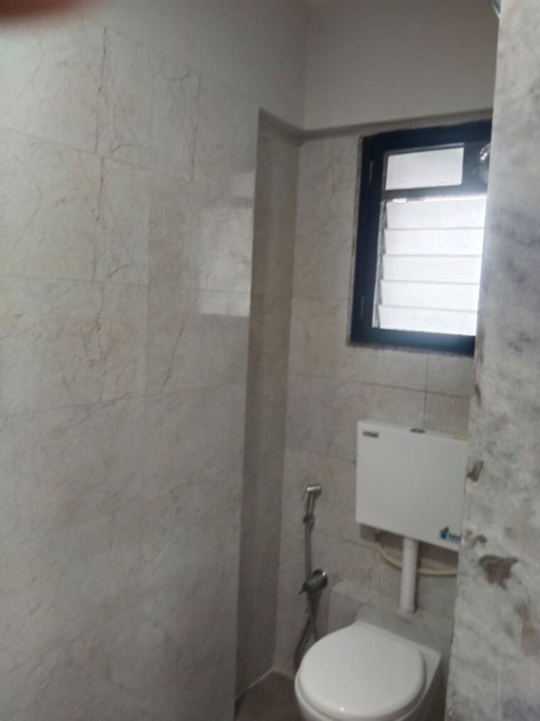 Bathroom, dadar west 2 Bedroom 700 Sq.Ft. Apartment In Dadar West Mumbai 10404702