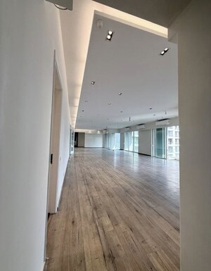 Room in 4 BHK Apartment at Windsor Grande Residences, Andheri West – for Rent